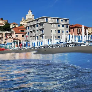 croce-di-malta-imperia.hotelitalianriviera.com/