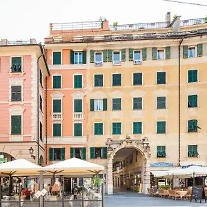 albergo-la-piazzetta.hotelitalianriviera.com/